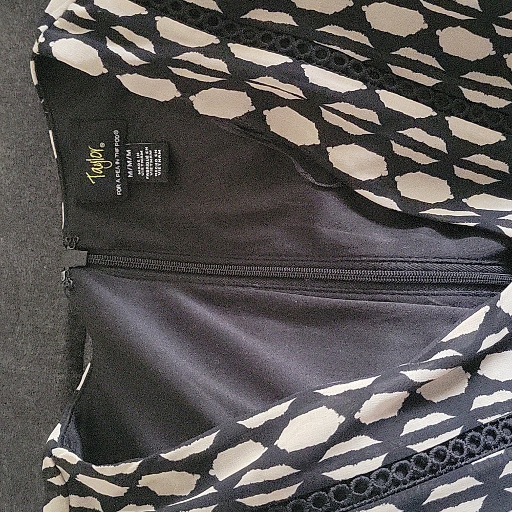 Size M maternity dress by Taylor for a Pea in the Pod